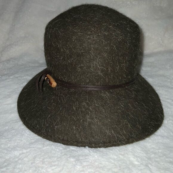 Alessandra Bacci Wool Cloche Hat - Picture 1 of 8